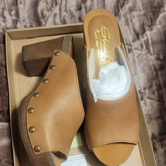 Sbicca Brown Leather Mules with Studded Detail - Picture 1 of 6